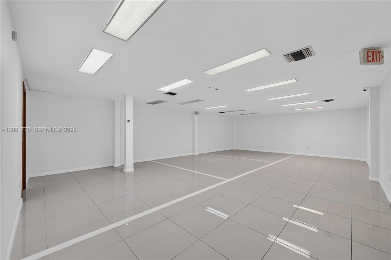 3042 NW 82nd Ave, Doral, FL 33122 Photo