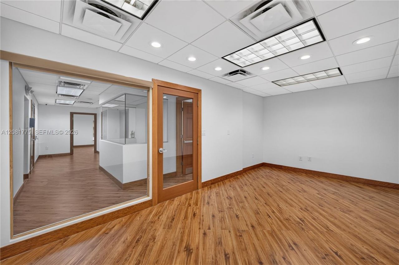 3042 NW 82nd Ave, Doral, FL 33122 Photo