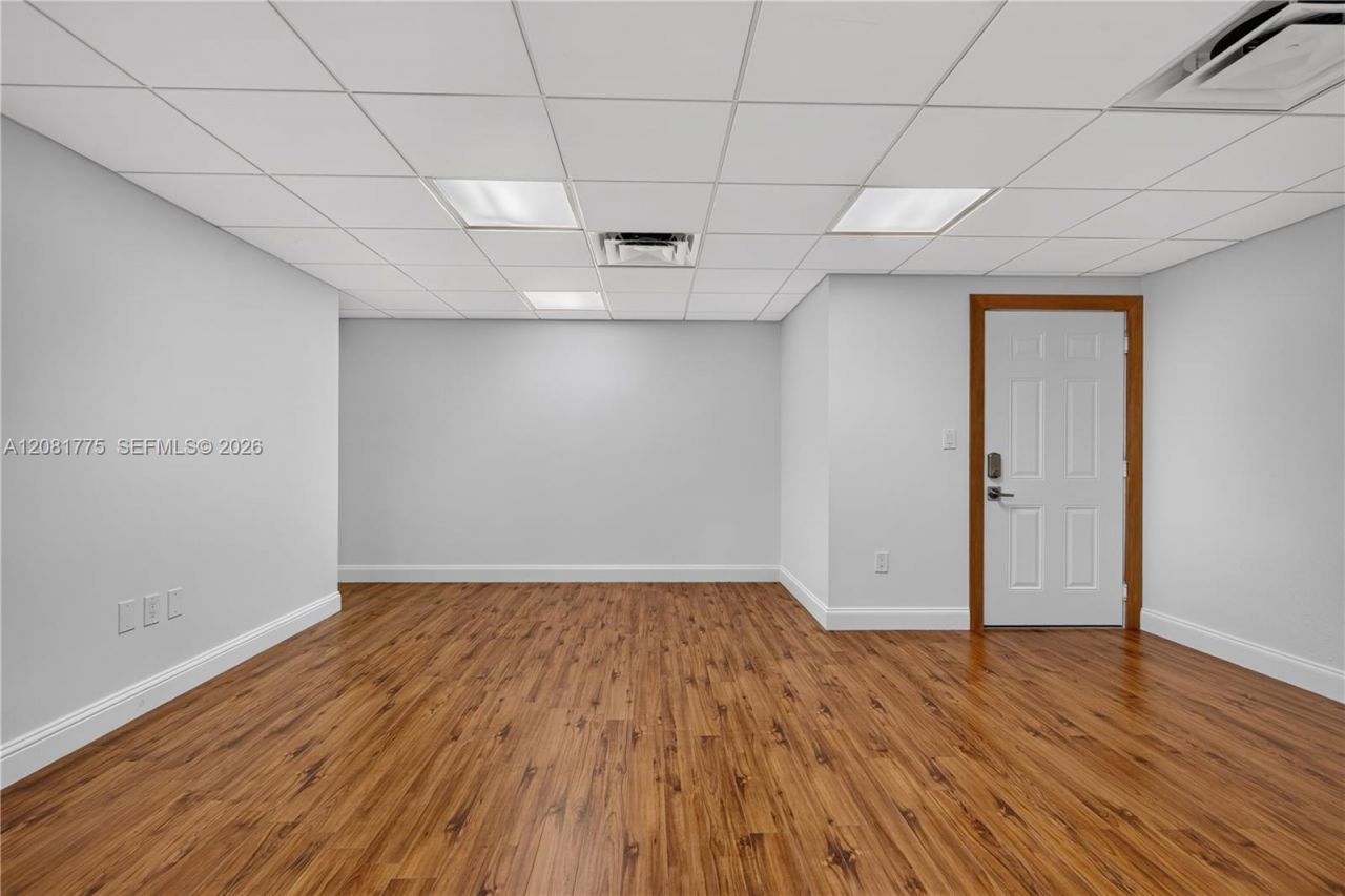 3042 NW 82nd Ave, Doral, FL 33122 Photo