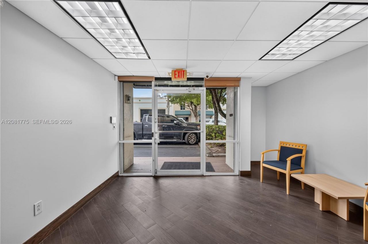 3042 NW 82nd Ave, Doral, FL 33122 Photo