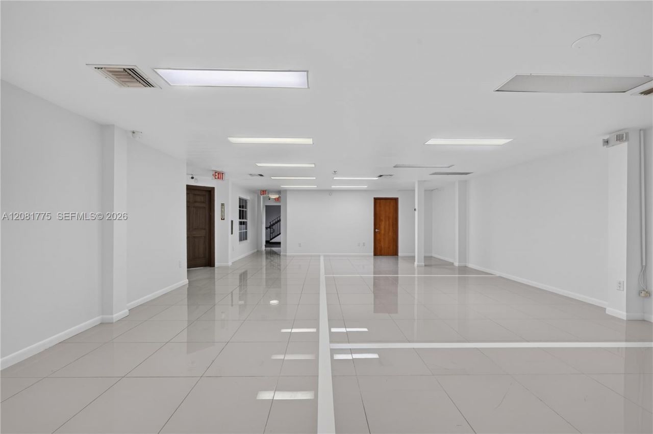 3042 NW 82nd Ave, Doral, FL 33122 Photo