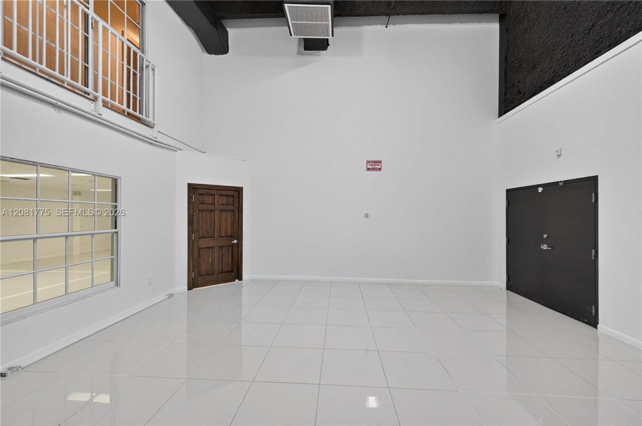 3042 NW 82nd Ave, Doral, FL 33122 Photo