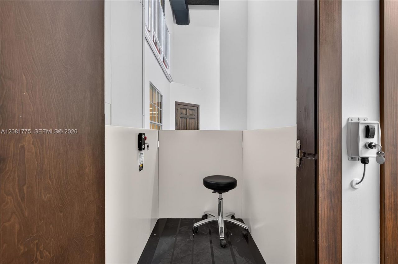 3042 NW 82nd Ave, Doral, FL 33122 Photo