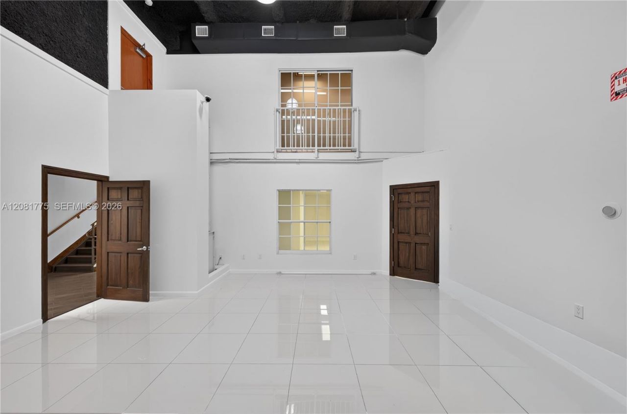 3042 NW 82nd Ave, Doral, FL 33122 Photo