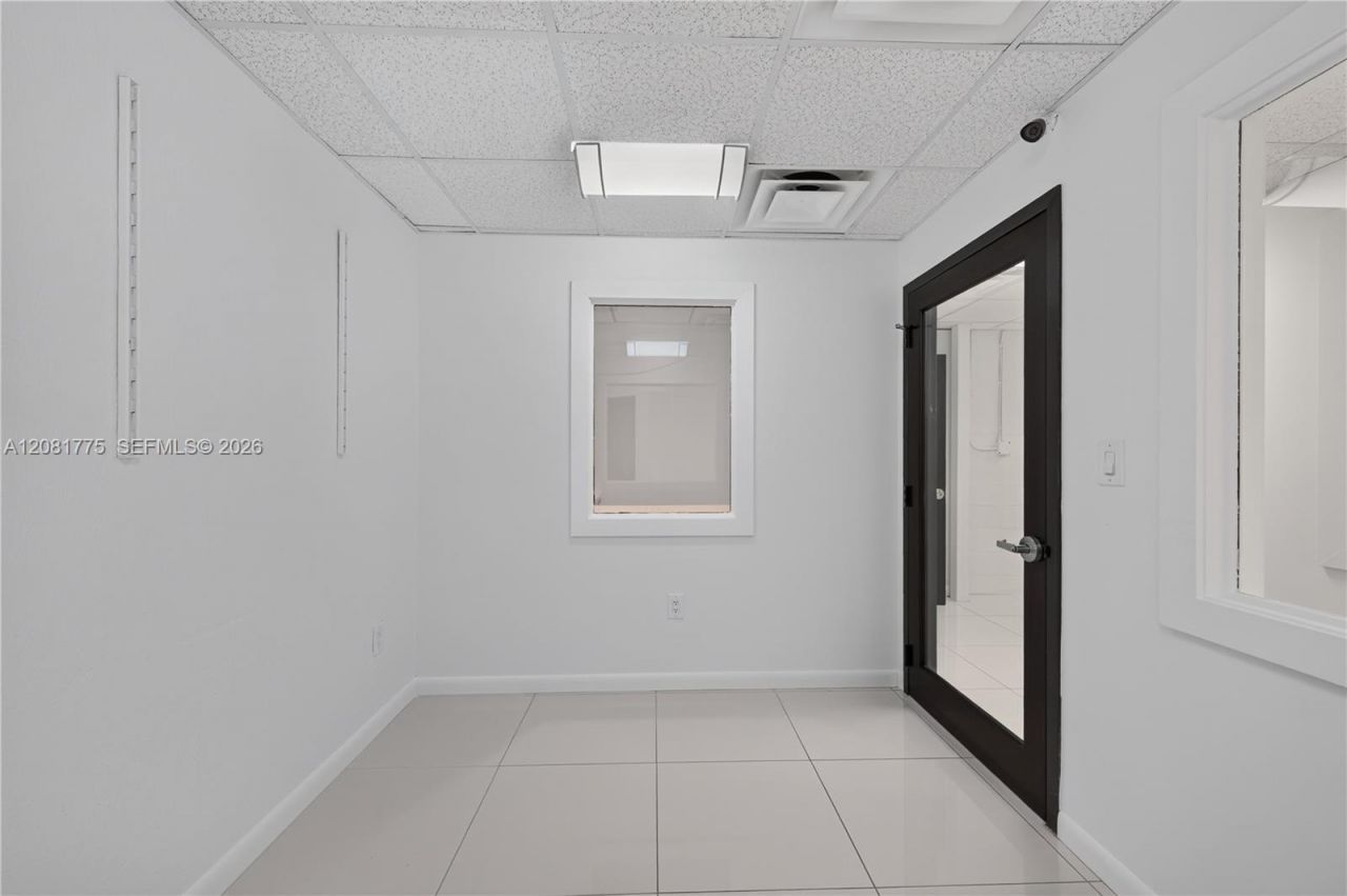 3042 NW 82nd Ave, Doral, FL 33122 Photo