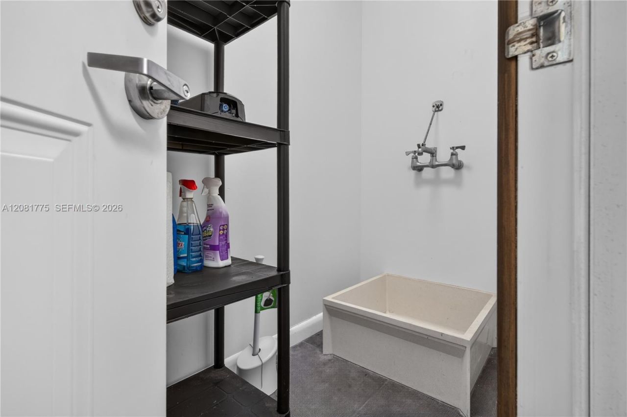 3042 NW 82nd Ave, Doral, FL 33122 Photo