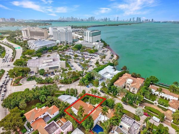 4323 N Bay Rd , Miami Beach, FL 33140