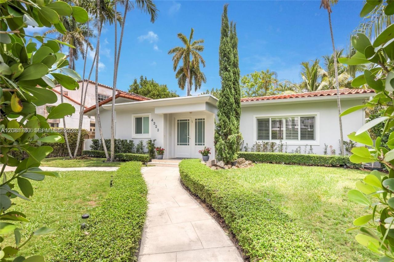 4323 N Bay Rd , Miami Beach, FL 33140 Photo