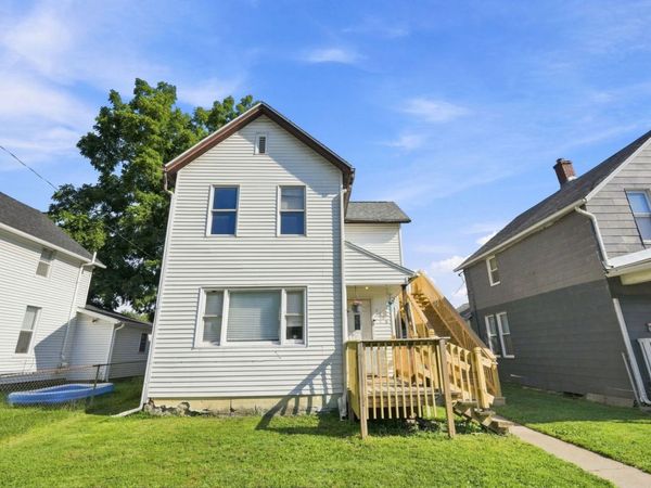 1828 W 6th Street , Davenport, IA 52802