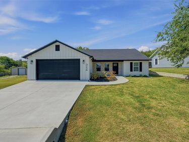 324 Hillcroft Road, Fort Worth, TX 76108