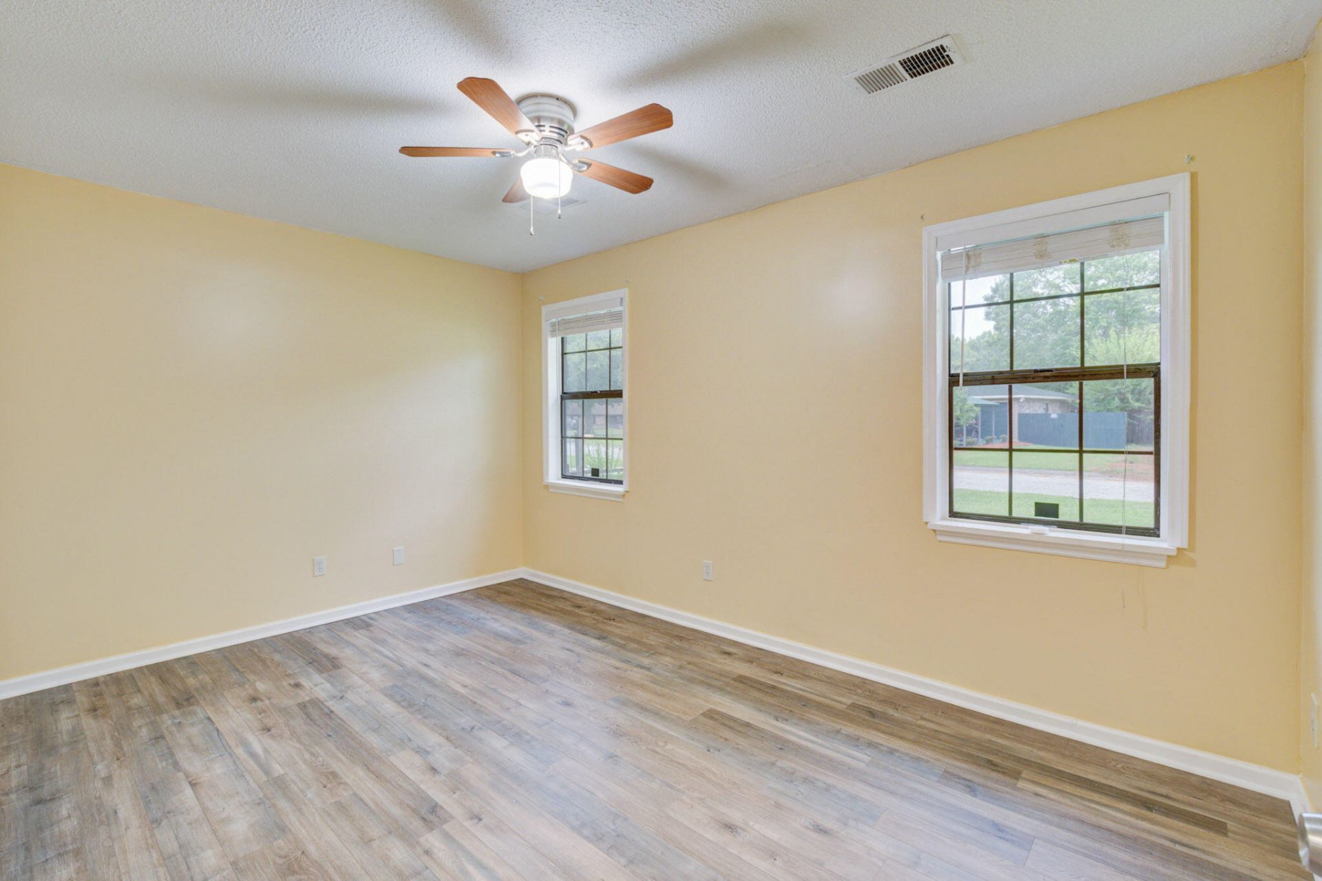 106 Carriage Court Photo 14