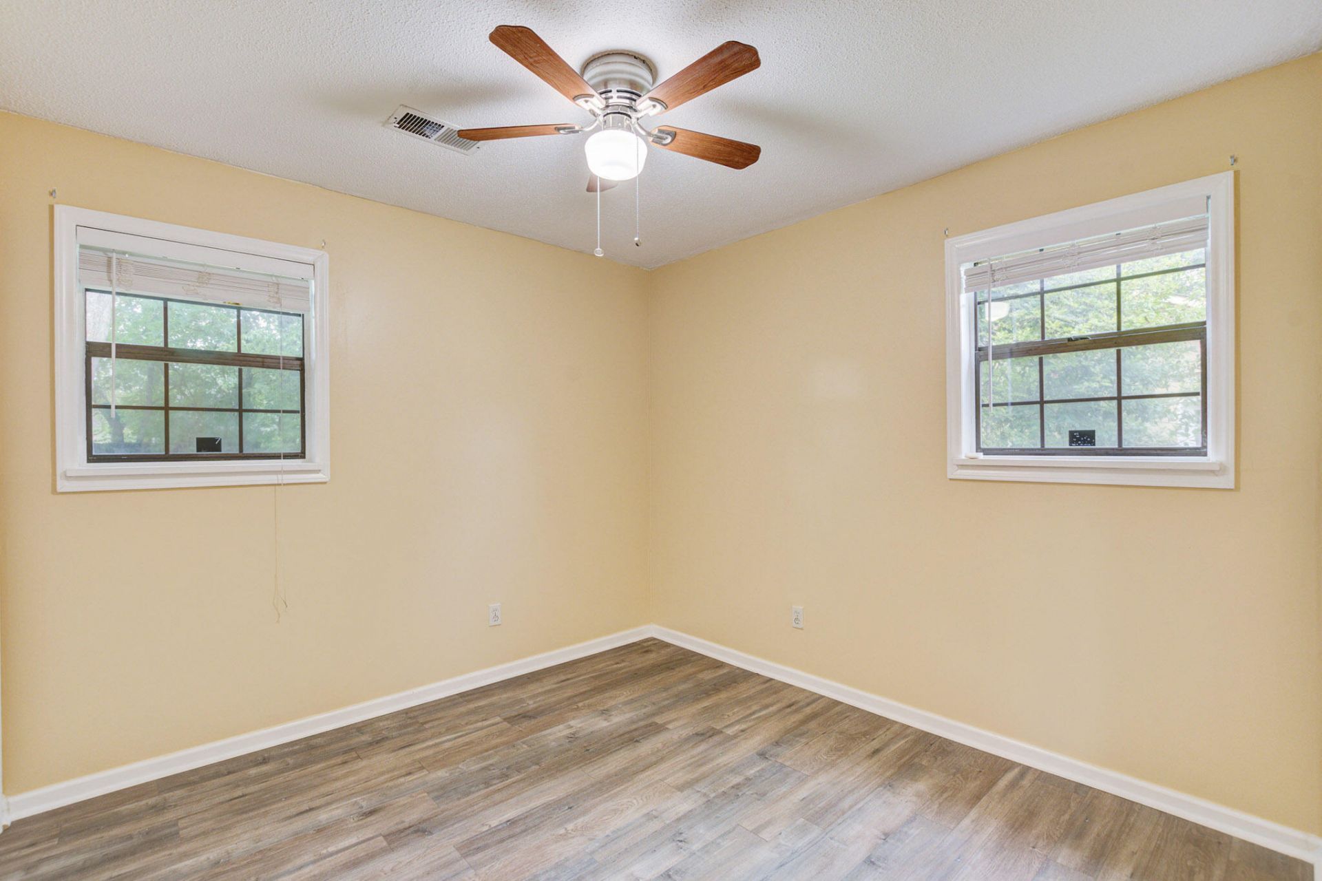 106 Carriage Court Photo 18