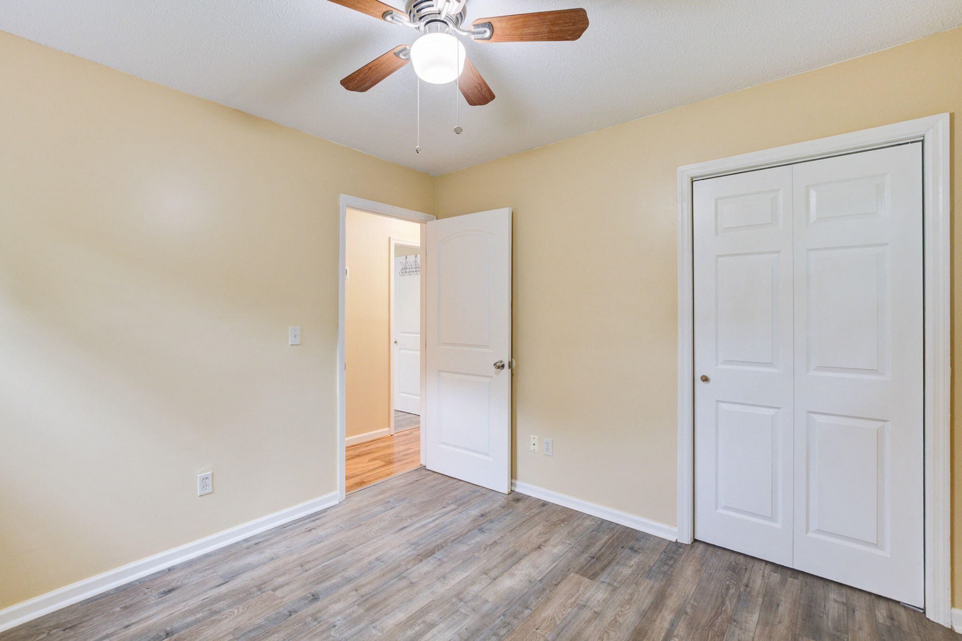 106 Carriage Court Photo 19