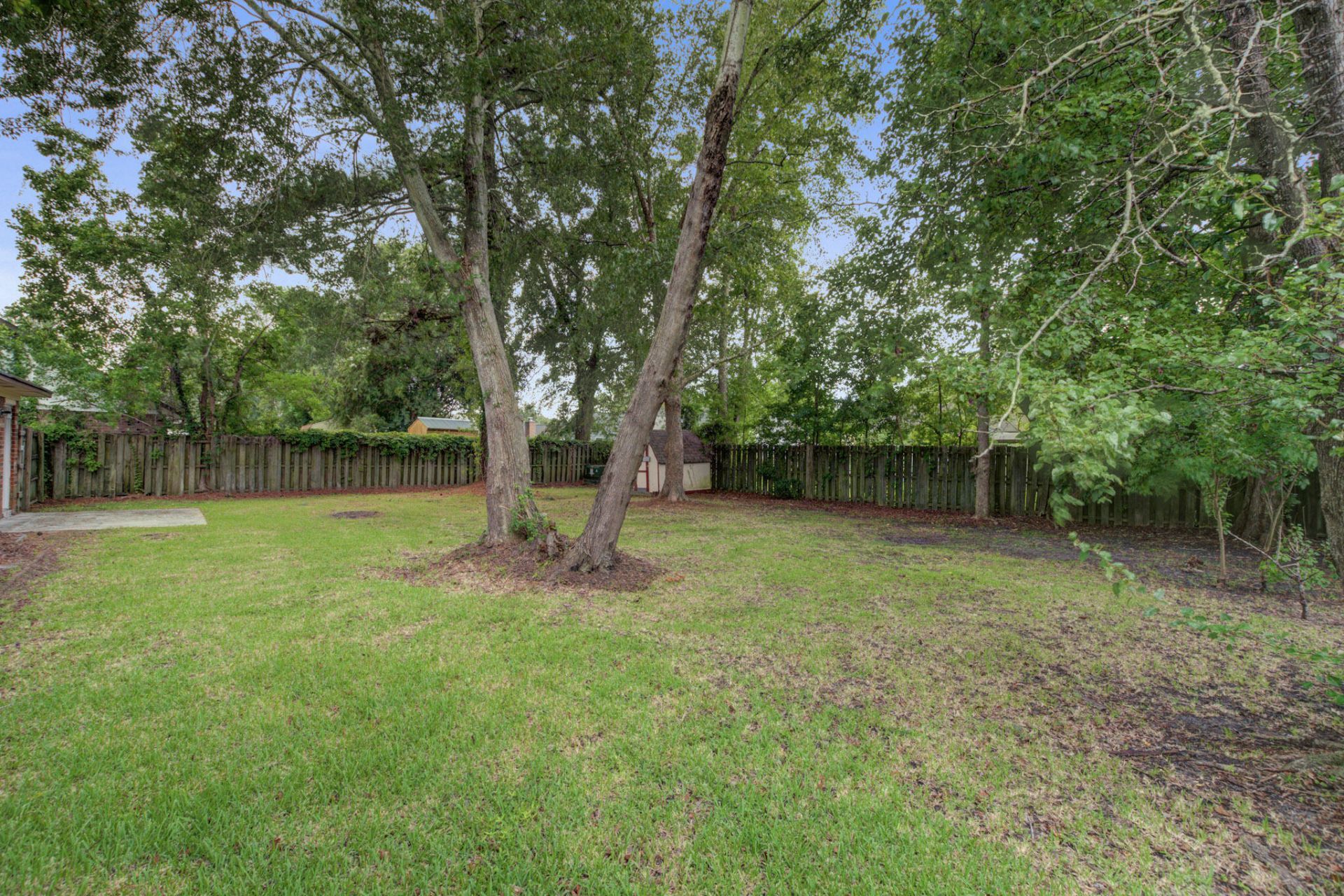 106 Carriage Court Photo 22