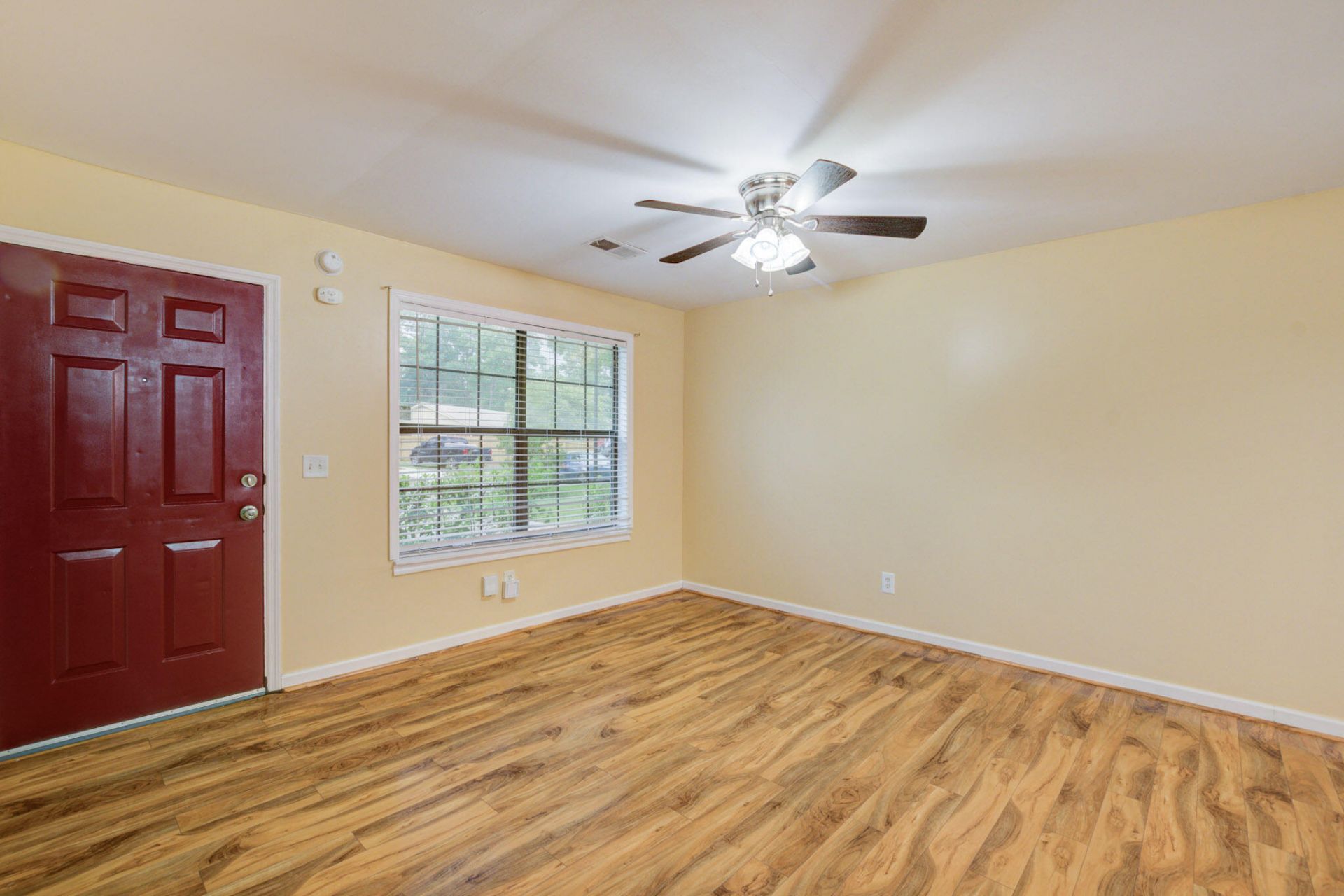 106 Carriage Court Photo 4