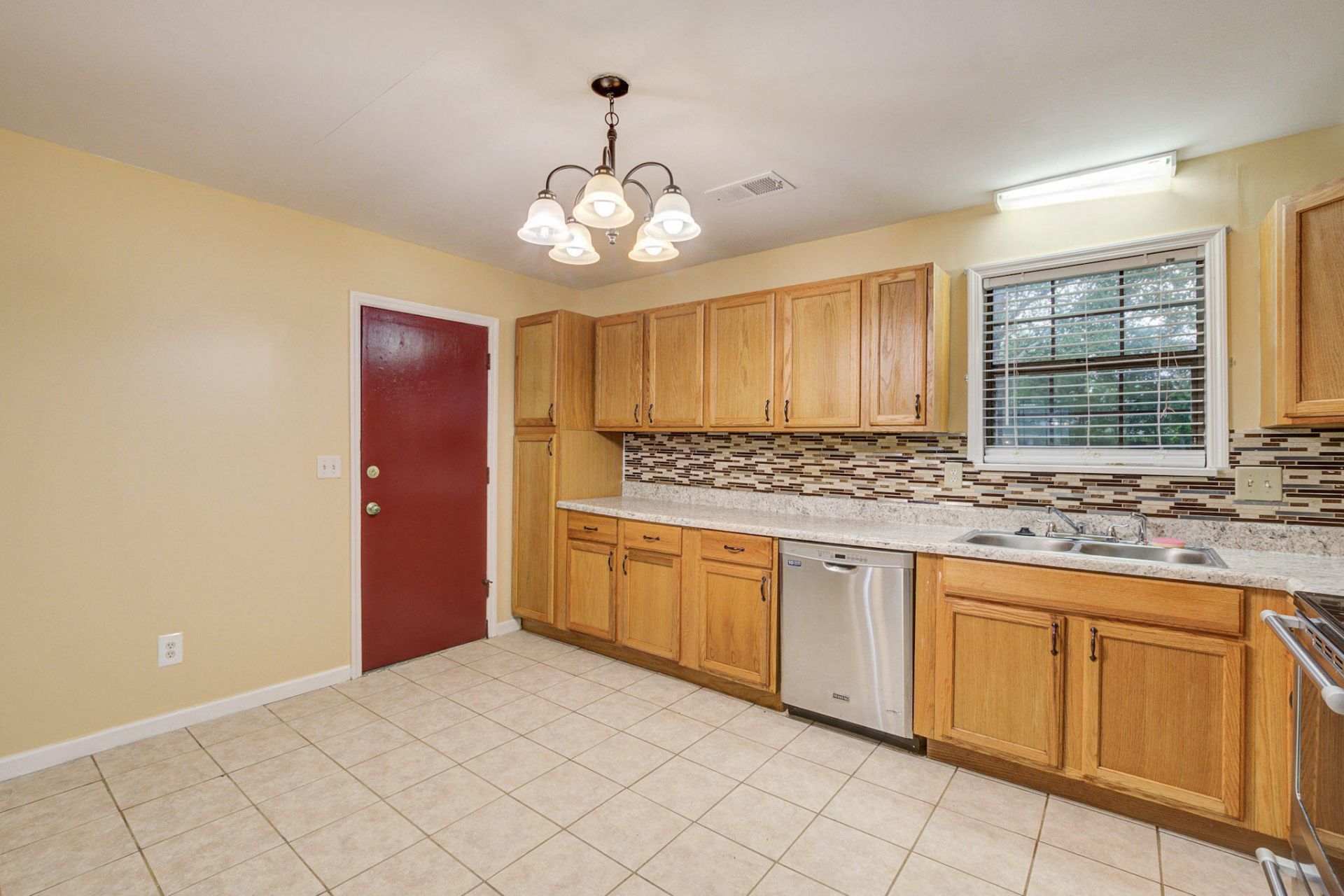 106 Carriage Court Photo 7