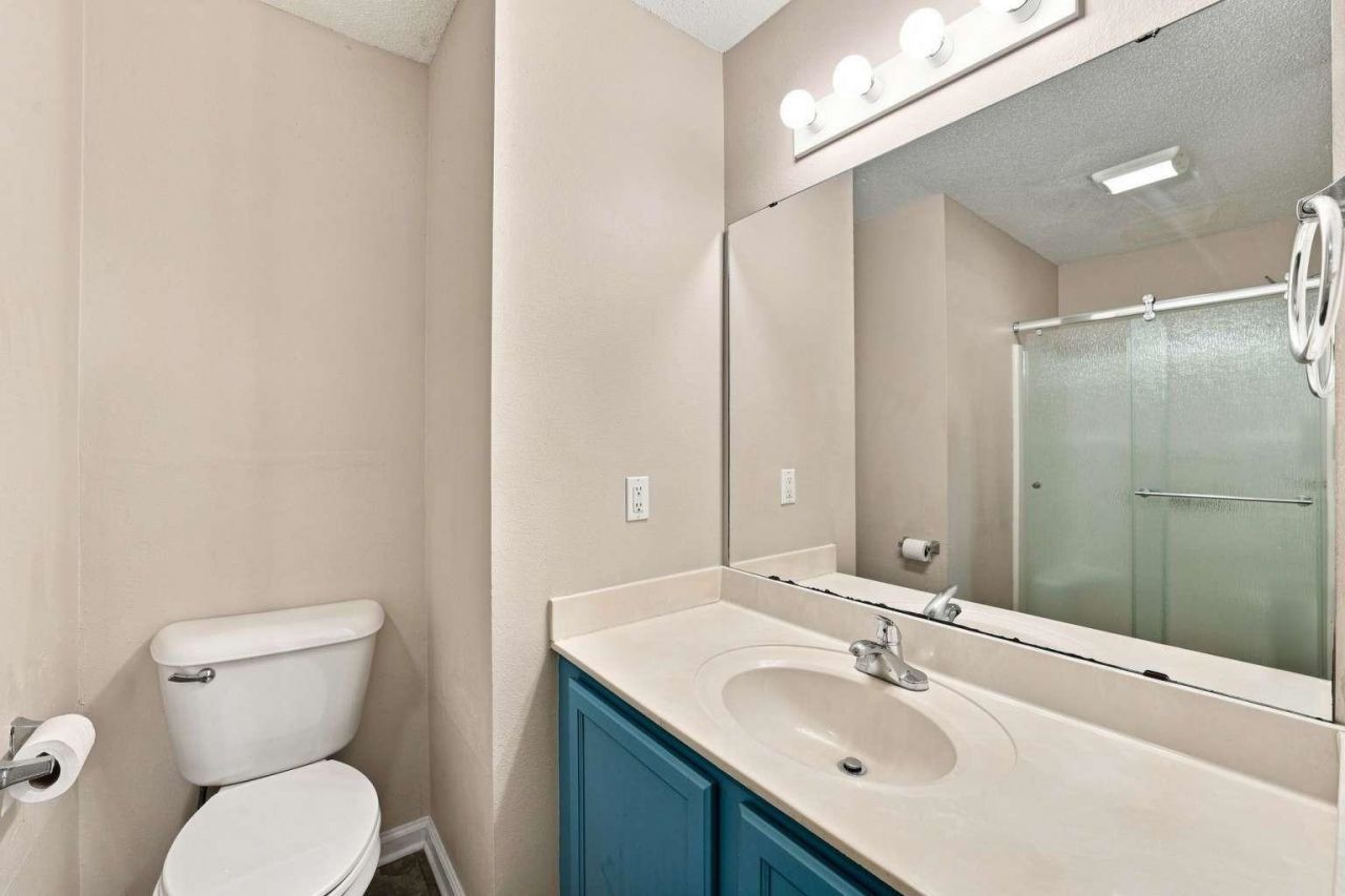 4255 Villas Dr. Photo 11