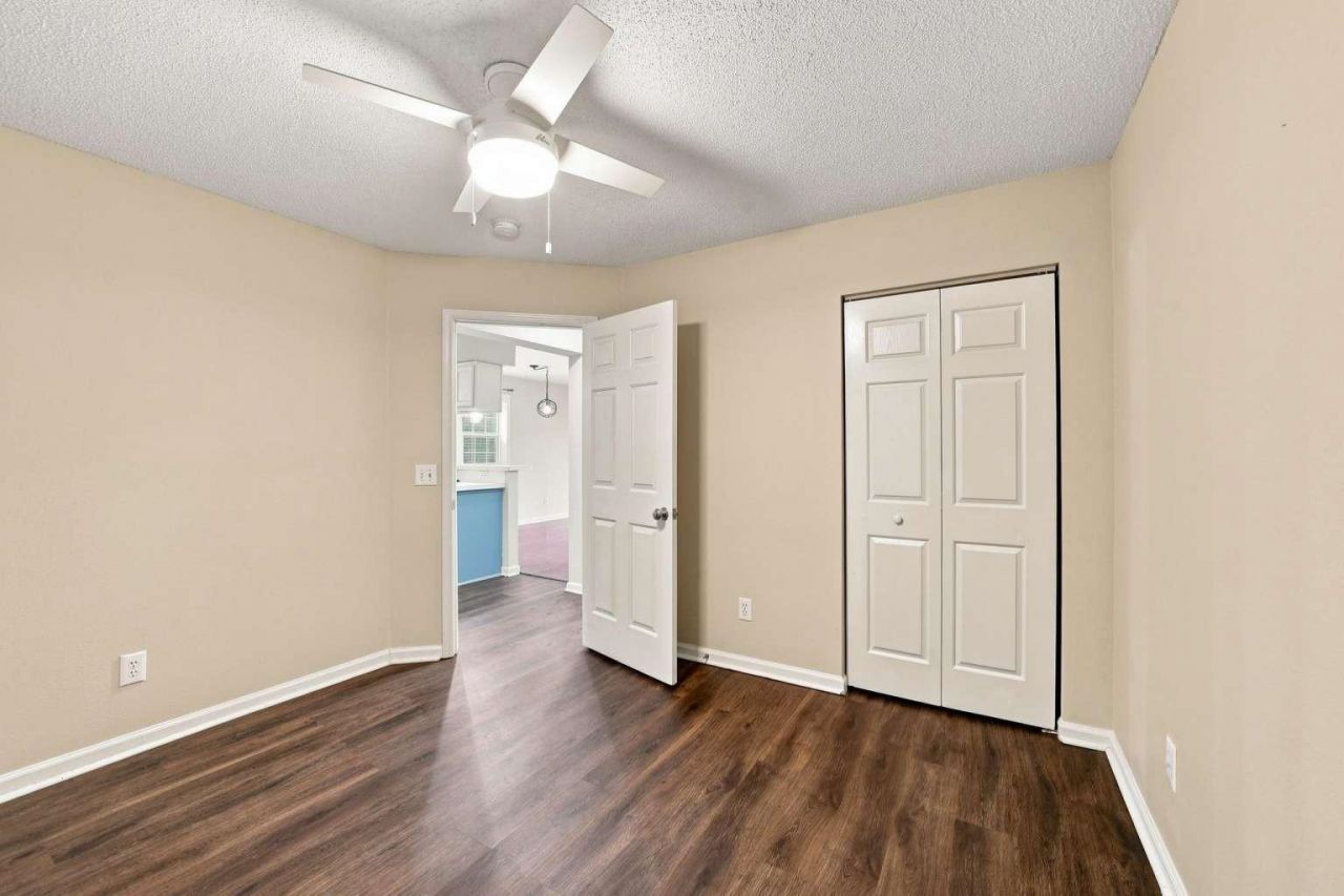 4255 Villas Dr. Photo 14