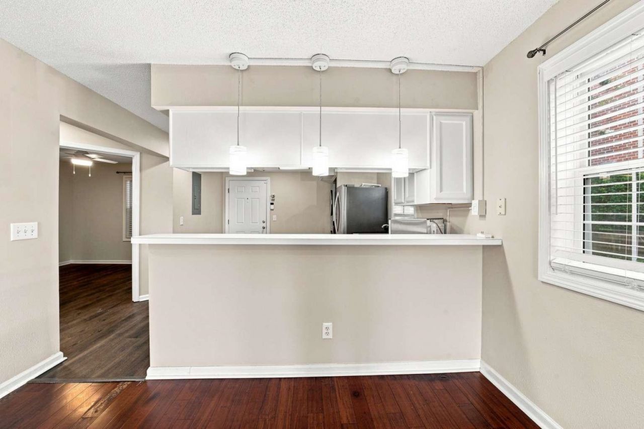 4255 Villas Dr. Photo 5