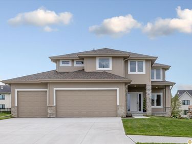 5504 N 205 Street, Elkhorn, NE 68022