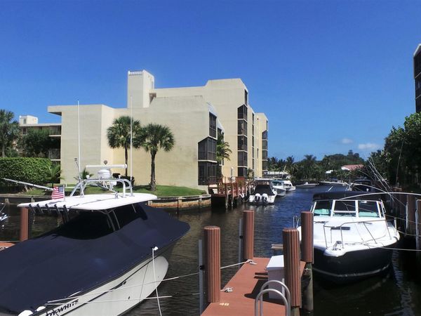 17 ROYAL PALM Way, Unit 3030, Boca Raton, FL 33432
