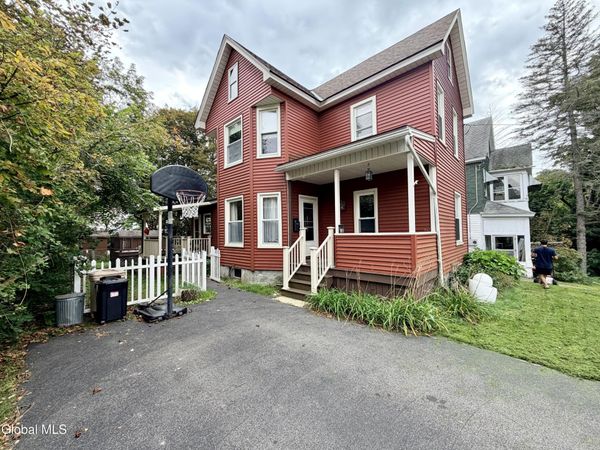 9 Finlay Street, Amsterdam, NY 12010