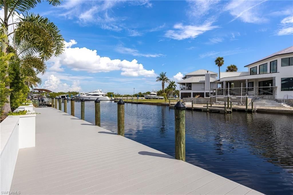 111 Montrose Dr, Fort Myers, FL 33919 Photo