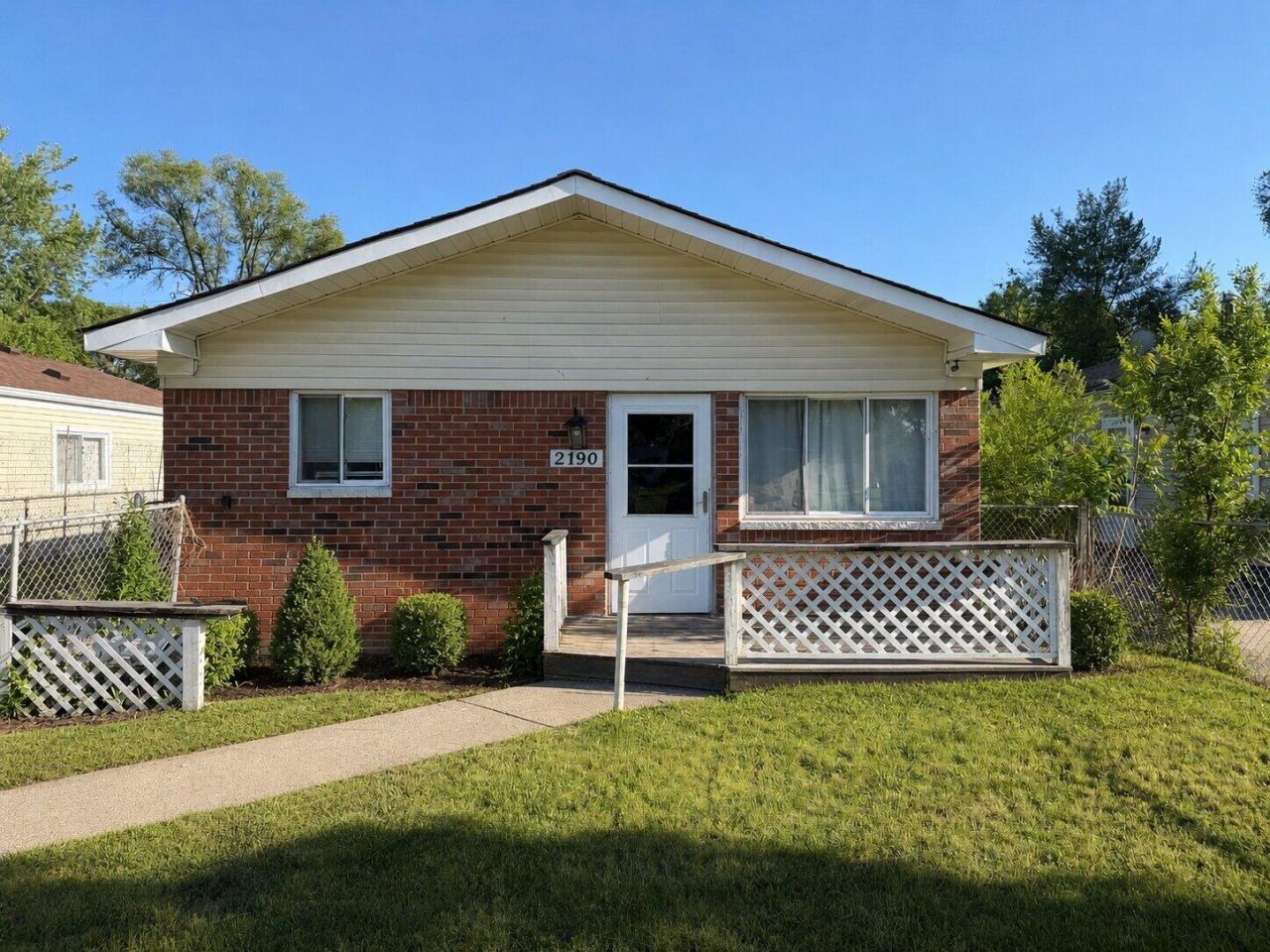 2190 Garrick Avenue, Warren, MI 48091 Main Photo