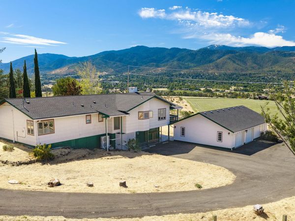 320 Gaerky Creek Road, Ashland, OR 97520