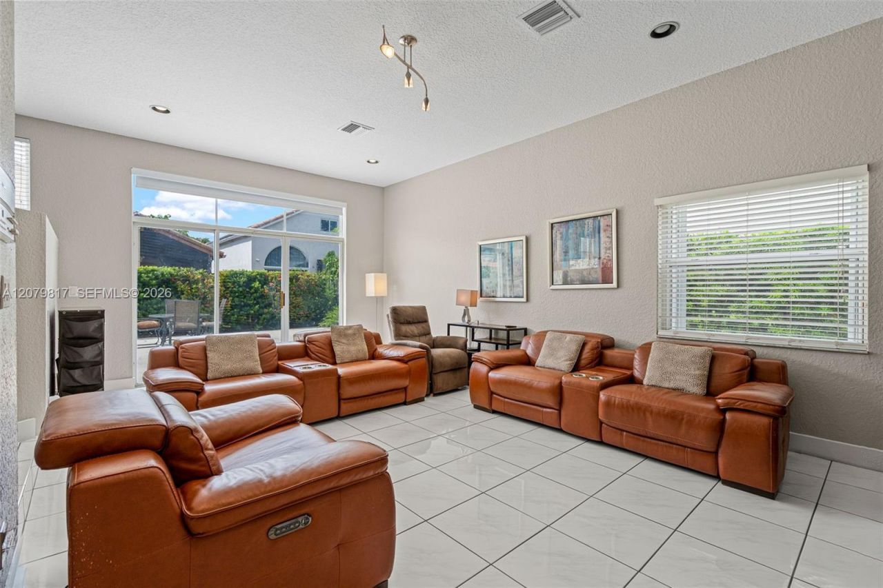 9750 NW 31st St, Doral, FL 33172 Photo
