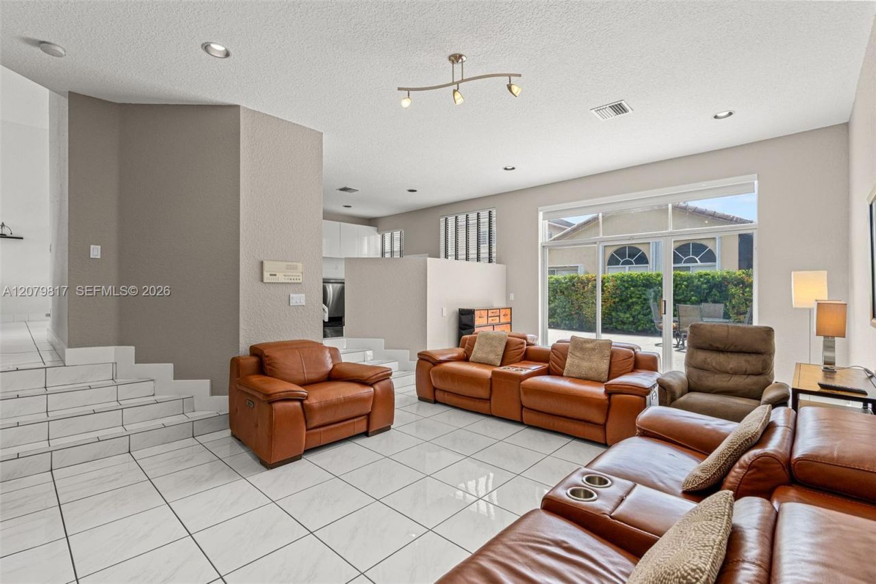9750 NW 31st St, Doral, FL 33172 Photo