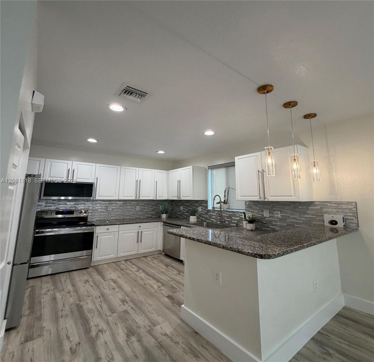 15813 SW 140th St , Miami, FL 33196 Photo