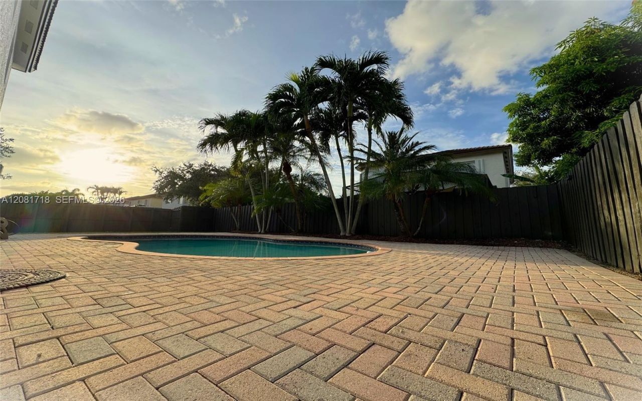 15813 SW 140th St , Miami, FL 33196 Photo