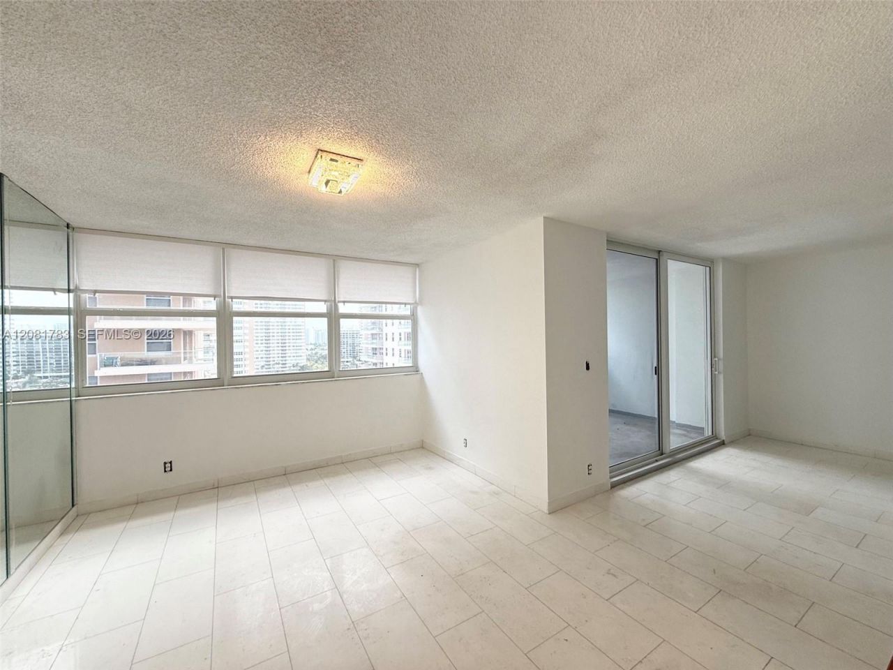 1904 S Ocean Dr, Unit 1206, Hallandale Beach, FL 33009 Photo