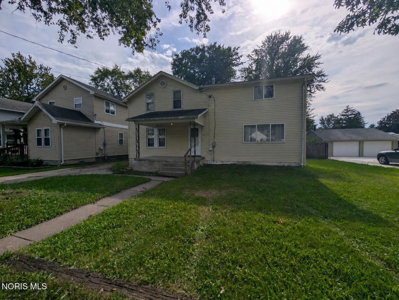 2225 Rood Street, Toledo, OH 43613 Main Photo