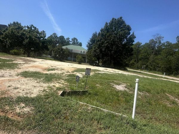 Ponotoc Drive, Kiln, MS 39556