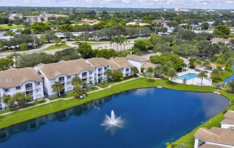 2640 S University Drive, Unit 305, Davie, FL 33328 Photo