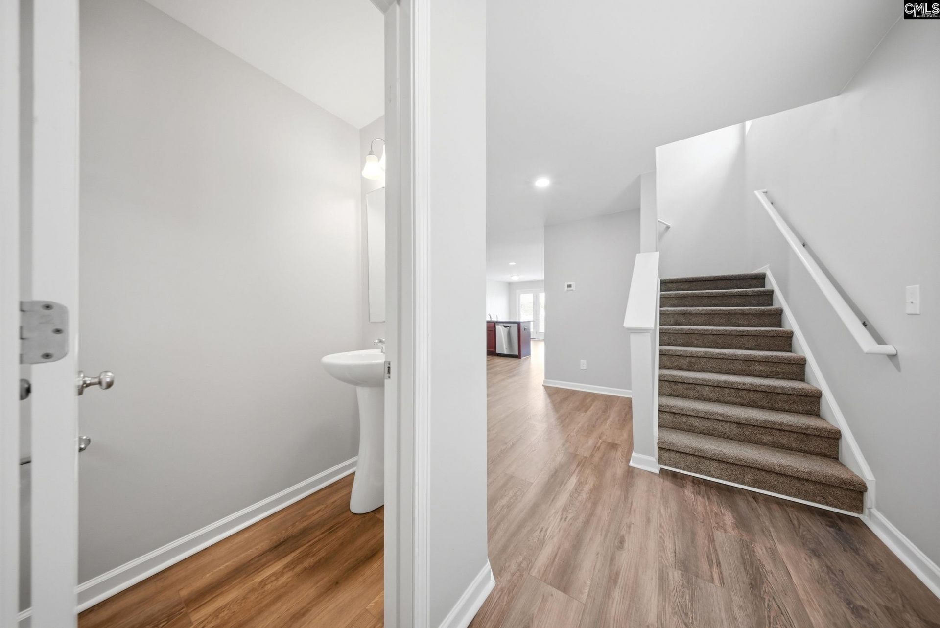 2332 Trakand Drive  Photo 6
