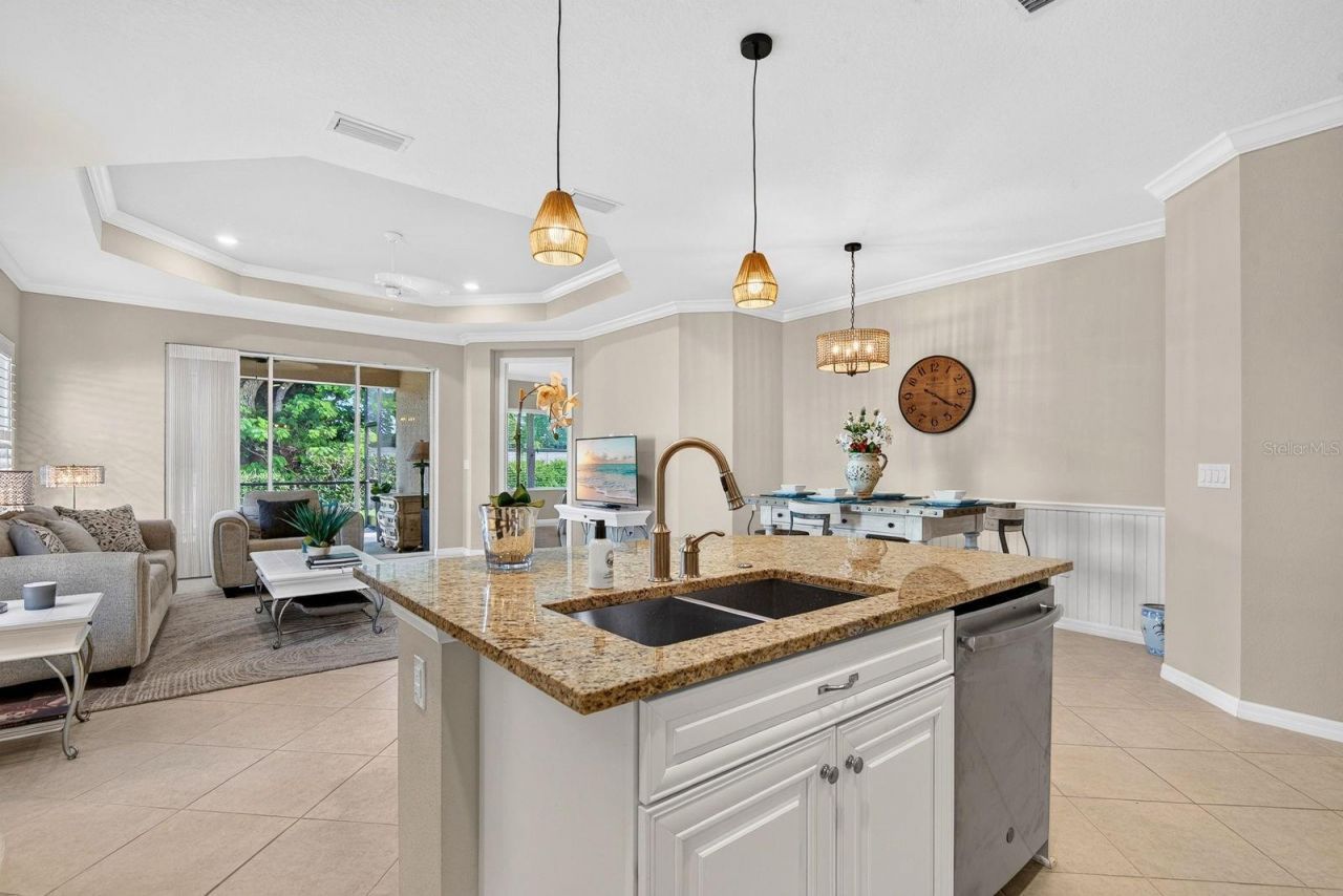 7108 Playa Bella Drive, Bradenton, FL 34209 Photo