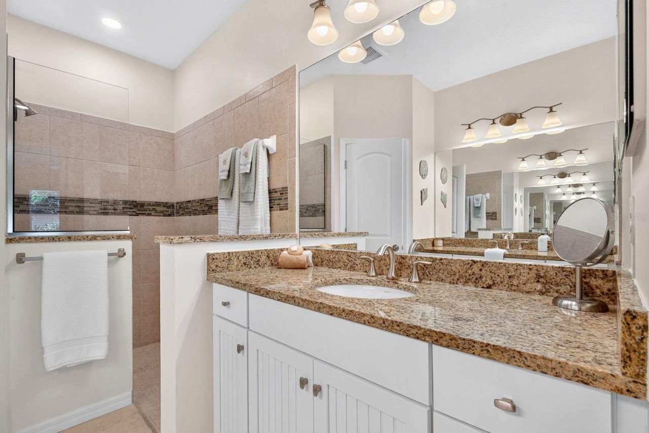 7108 Playa Bella Drive, Bradenton, FL 34209 Photo