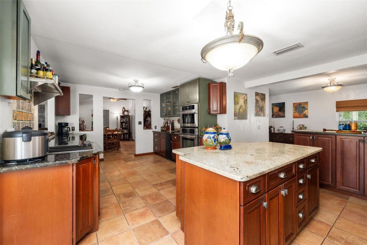2033 SE Highway 317 , Old Town, FL 32680 Photo