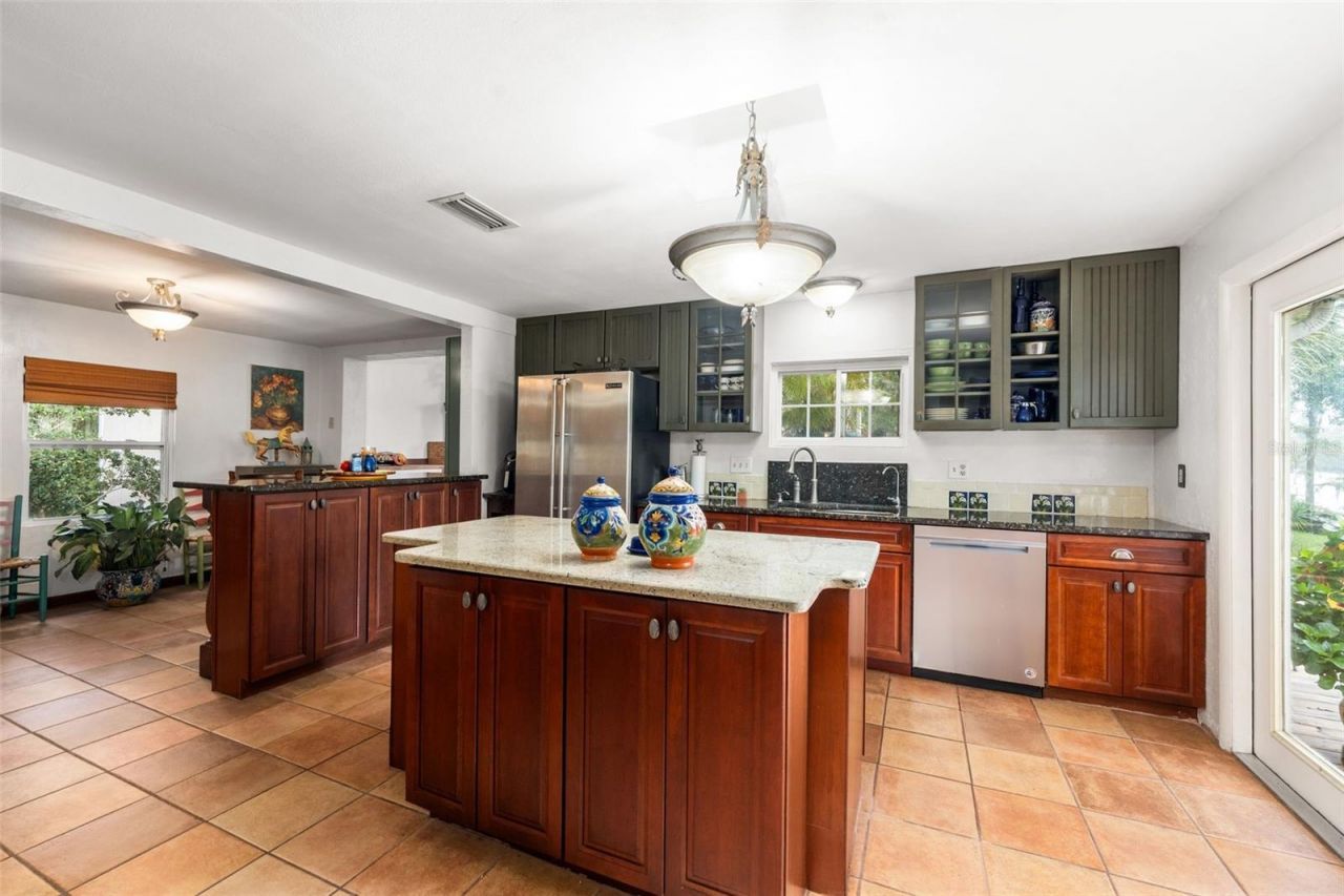 2033 SE Highway 317 , Old Town, FL 32680 Photo