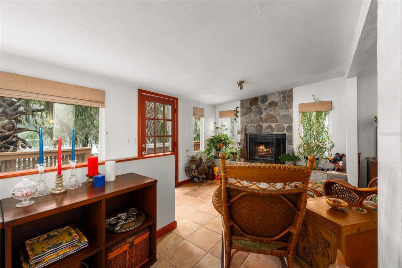 2033 SE Highway 317 , Old Town, FL 32680 Photo