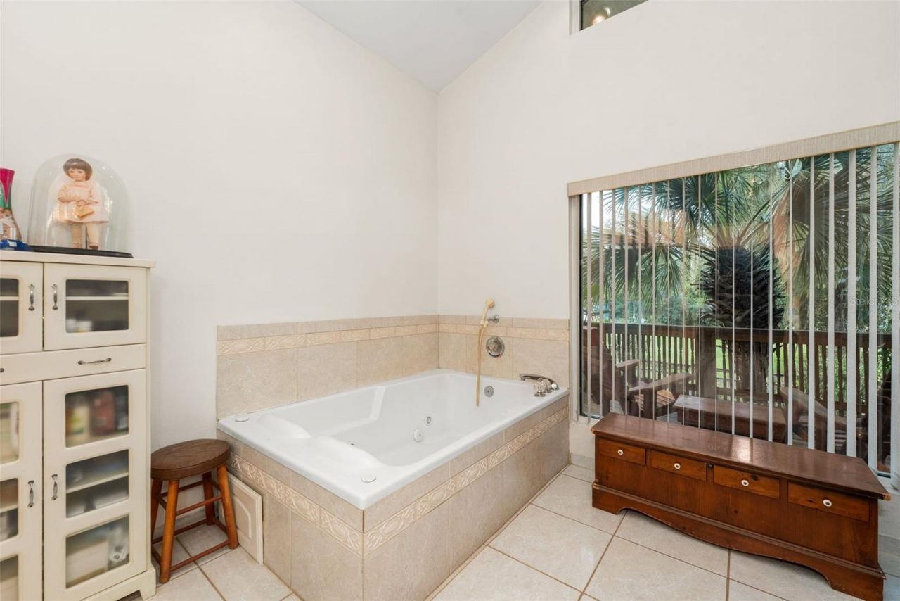 2033 SE Highway 317 , Old Town, FL 32680 Photo