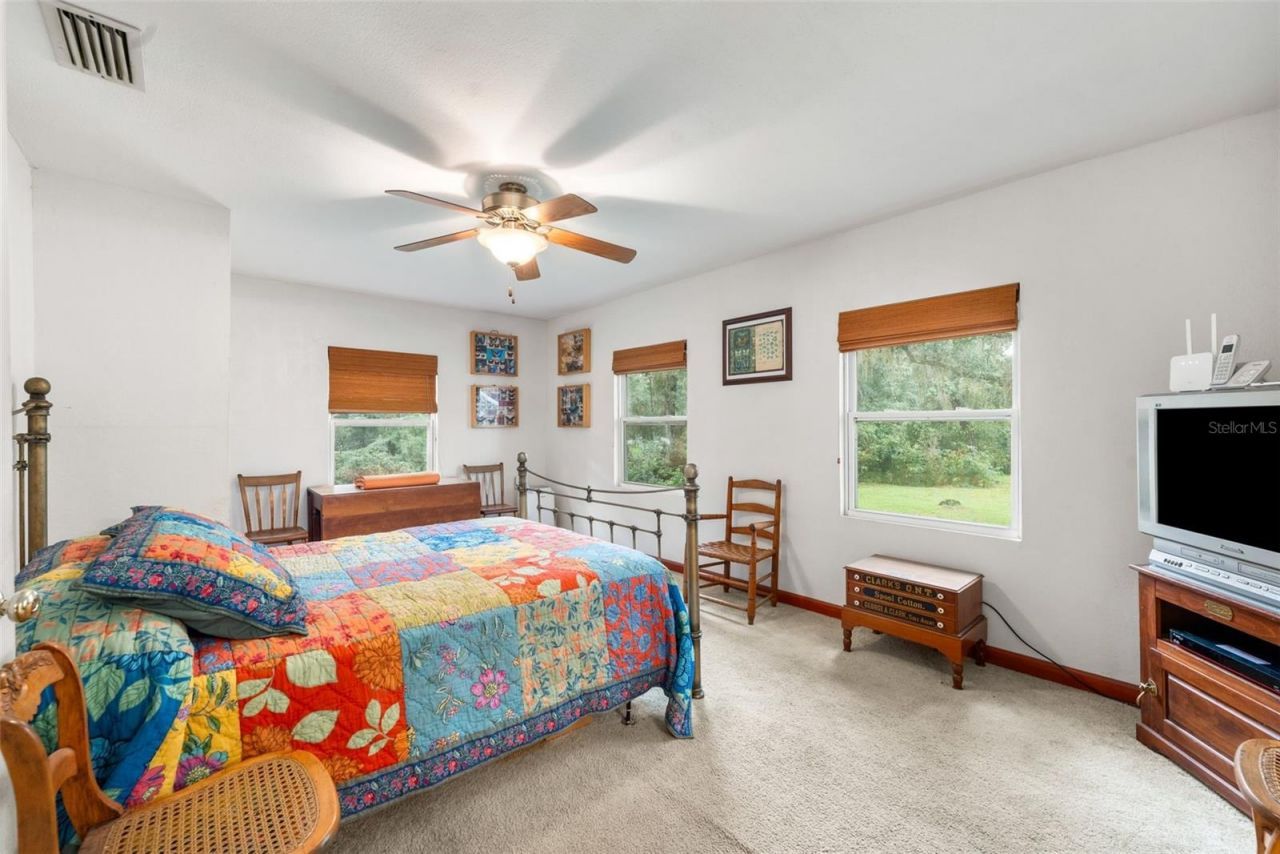 2033 SE Highway 317 , Old Town, FL 32680 Photo