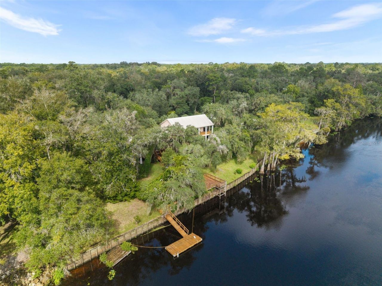 2033 SE Highway 317 , Old Town, FL 32680 Photo