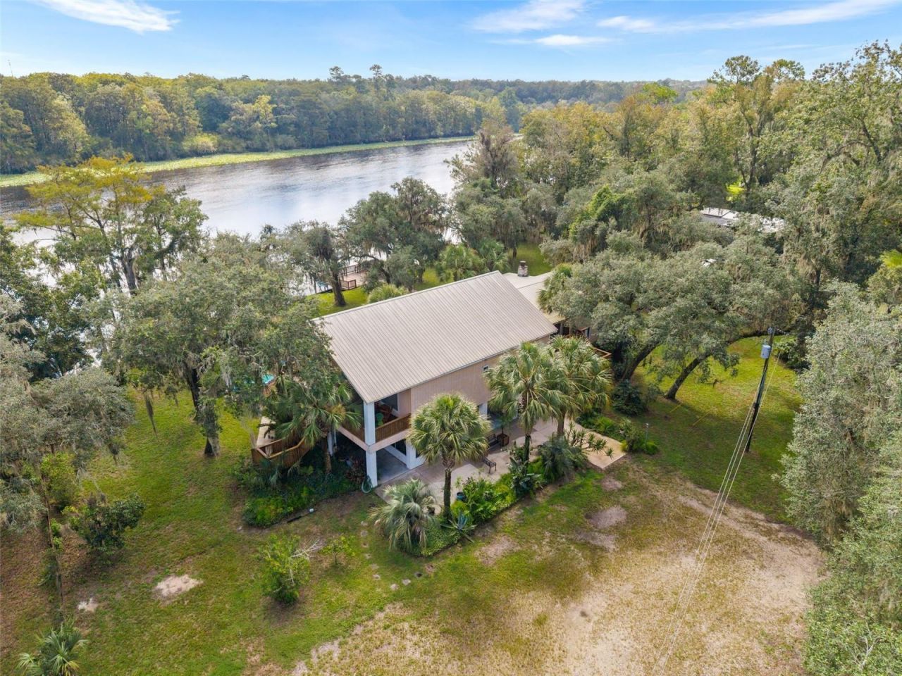 2033 SE Highway 317 , Old Town, FL 32680 Photo