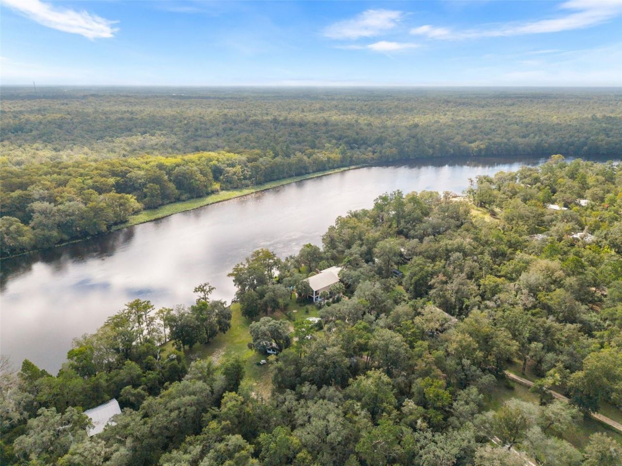 2033 SE Highway 317 , Old Town, FL 32680 Photo