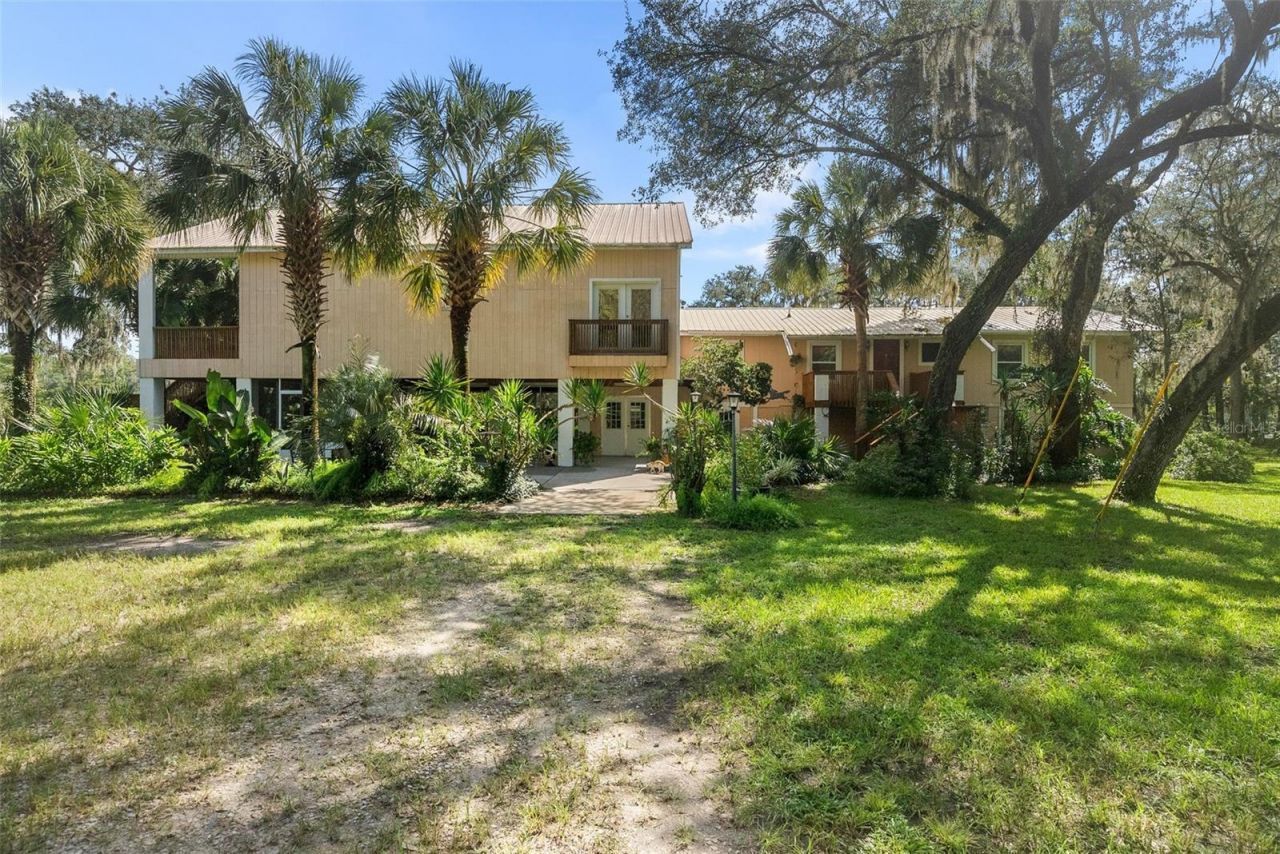 2033 SE Highway 317 , Old Town, FL 32680 Photo