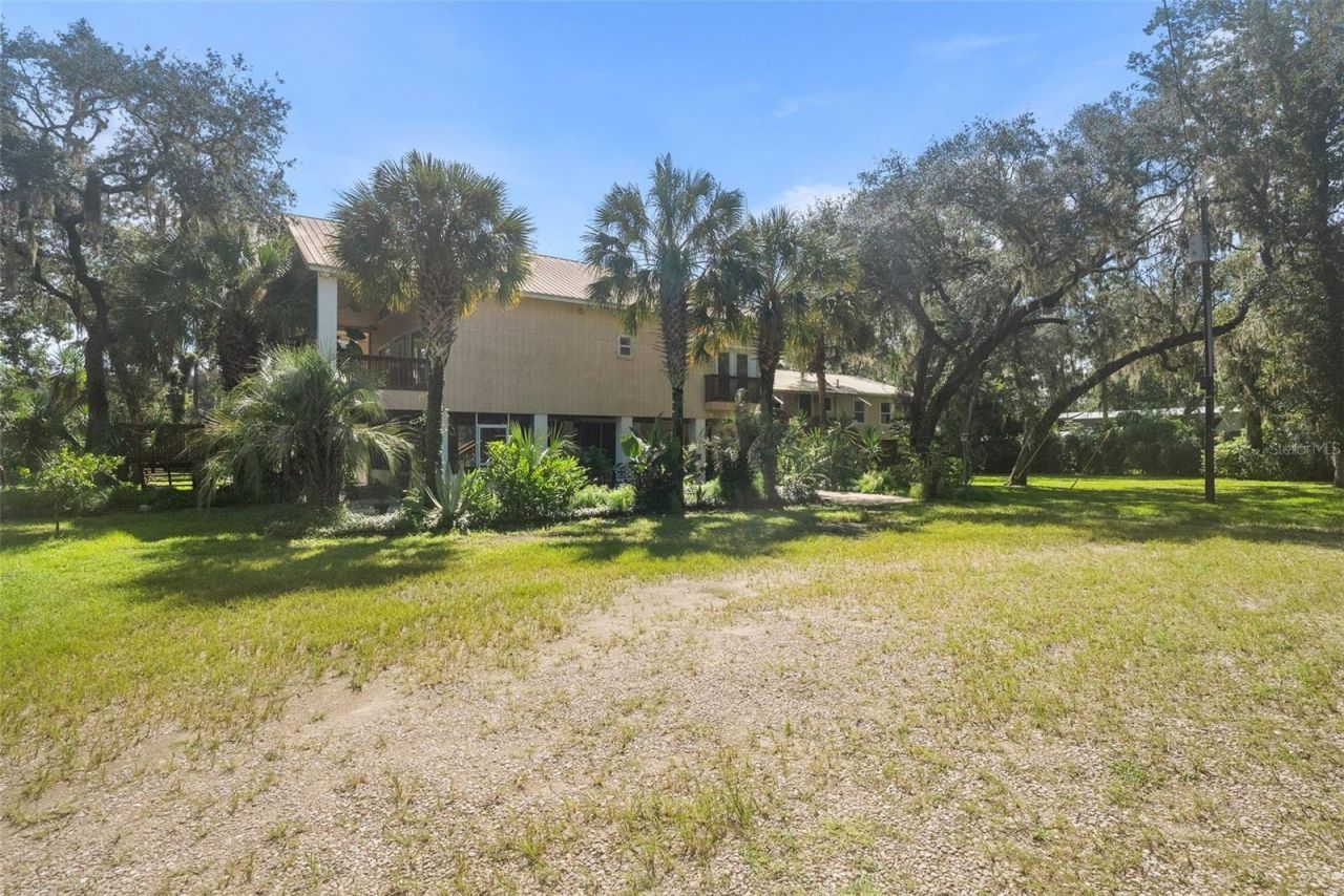 2033 SE Highway 317 , Old Town, FL 32680 Photo